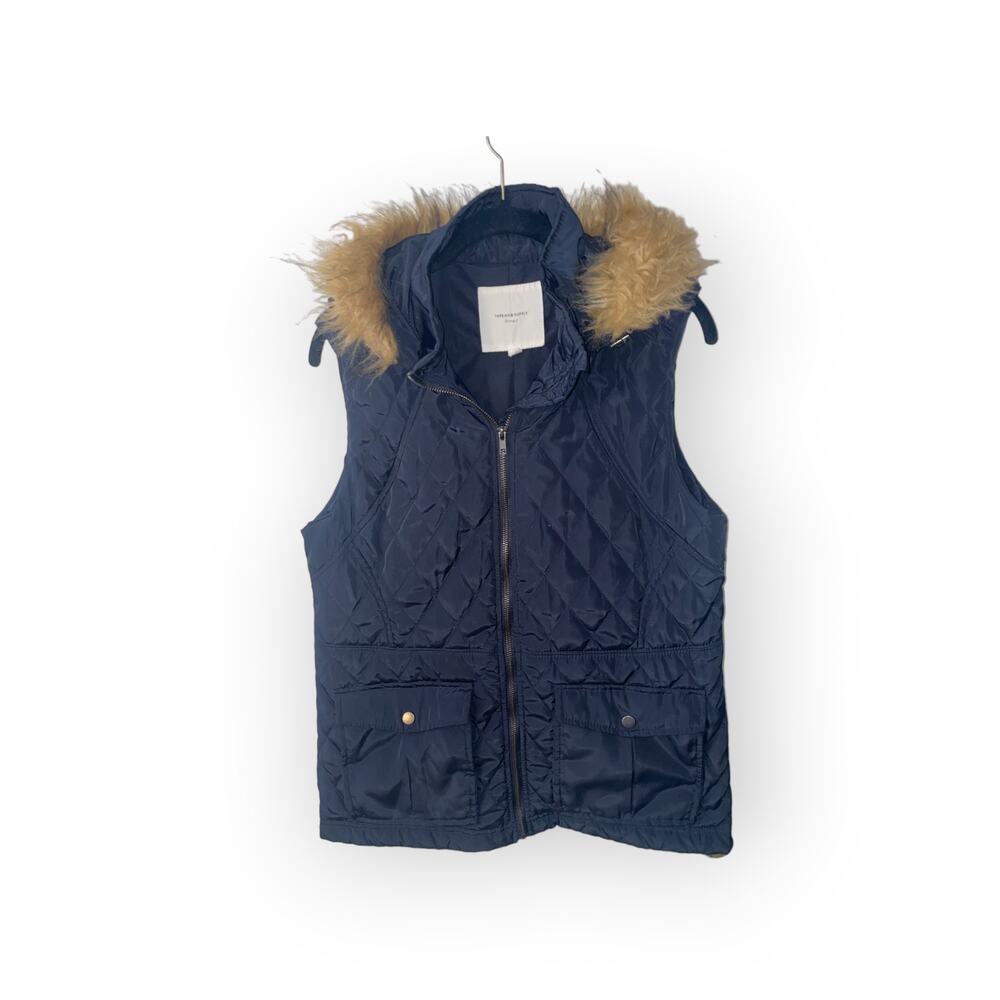 Thread and Supply Puffer Quilted vest with faux fur trim Sz L
